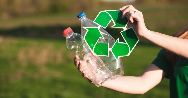 bottiglie con simbolo riciclo