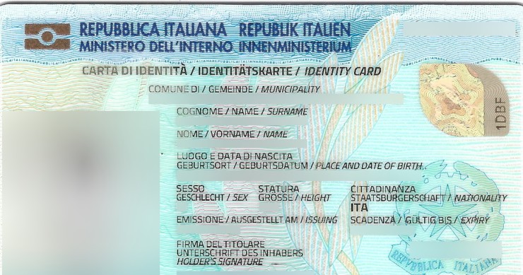 Carta d'identità elettronica (CIE) trilingue (italiano, tedesco, inglese) rilasciata nella provincia autonoma di Bolzano