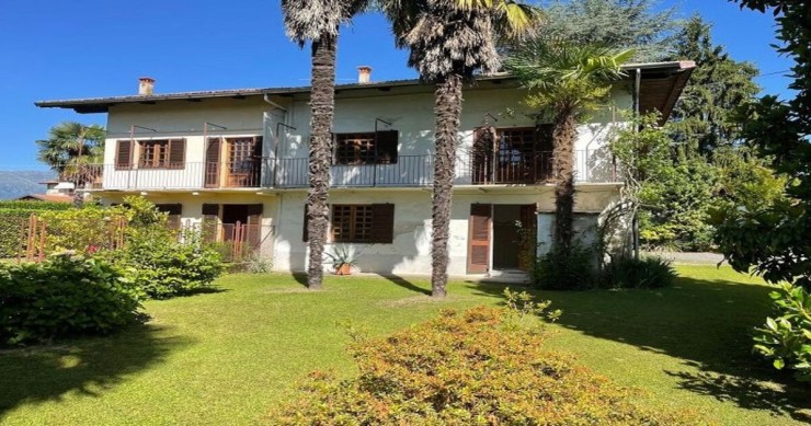 casa indipendente con giardino a biella