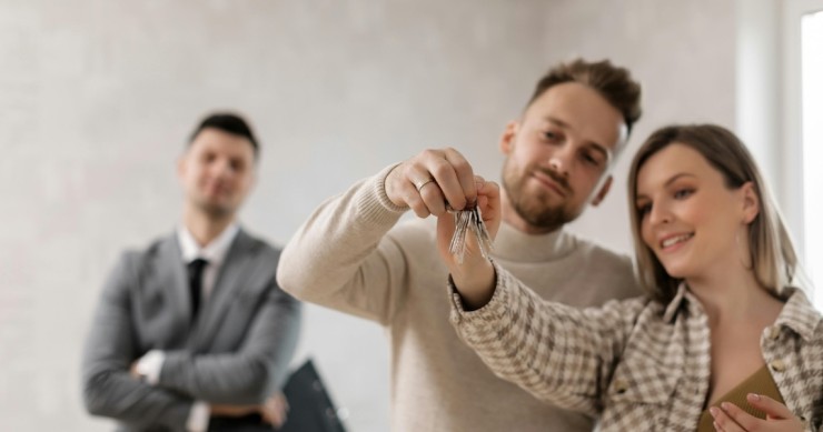 Inquilini con le chiavi di casa