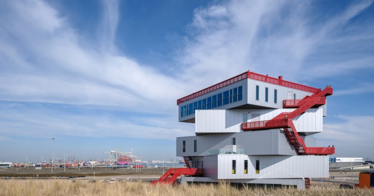 Il suggestivo centro espositivo Portlantis