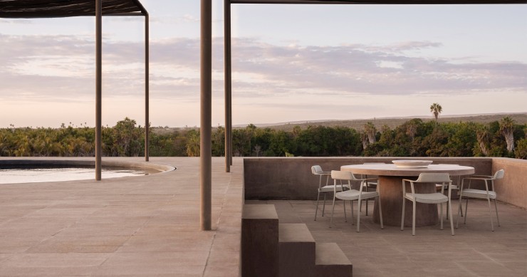 La marca Vipp se aventura al mundo de la restauración con este conjunto de casas de huéspedes diseñado por el estudio mexicano PPAA en Todos Santos.