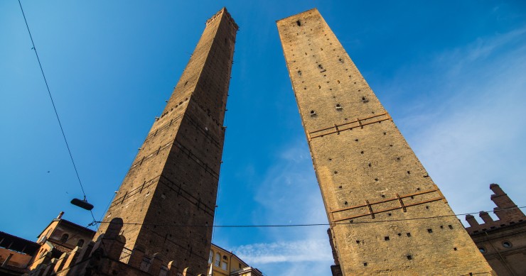 torre degli asinelli leggenda