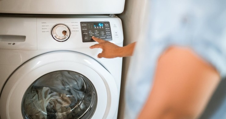 lavaggio in lavatrice a carica frontale