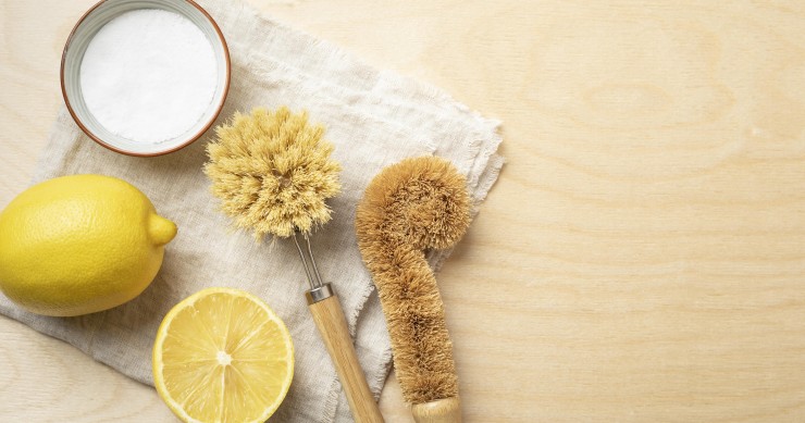 pulire con il limone