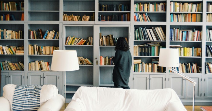 arredare casa con i libri