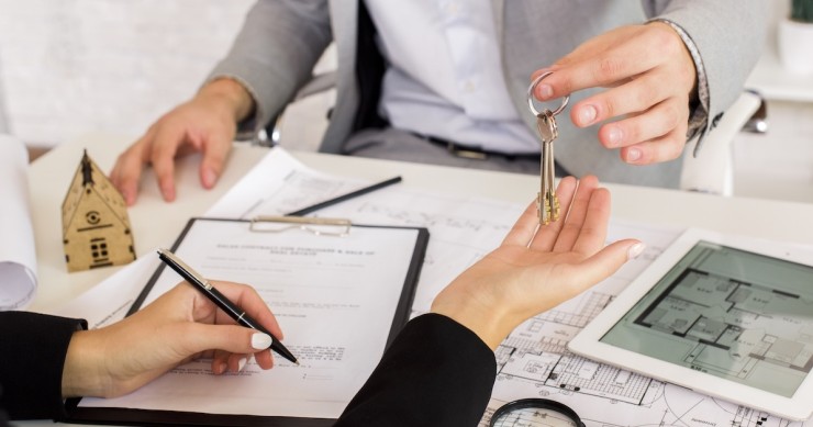 si può vendere un immobile senza successione