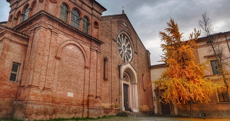 La facciata della basilica di San Domenico a Bologna