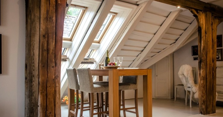 Sala da pranzo con lucernari