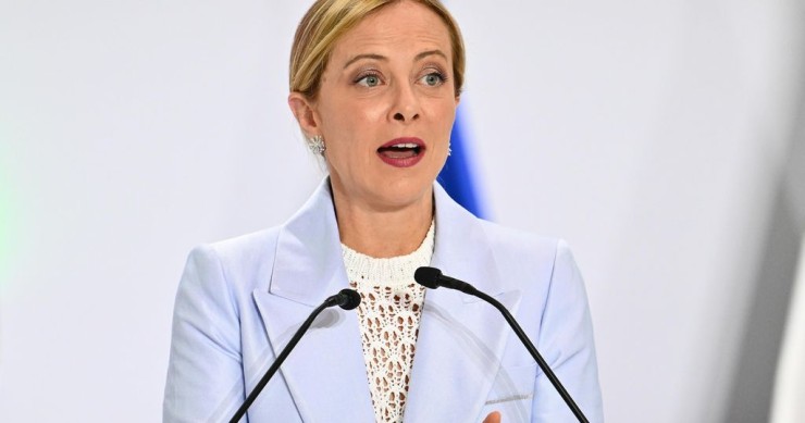 ## Meloni a Meeting Cl, d'accordo con Draghi su Ue e lancia Piano casa