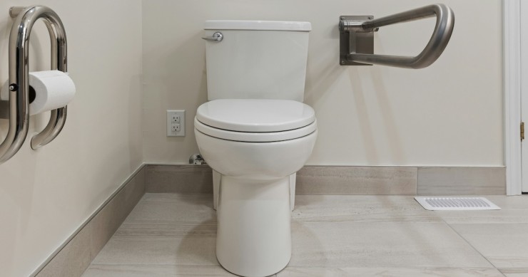 Bagno persone disabili: norme, misure e come deve essere progettato Zona wc bagno disabili