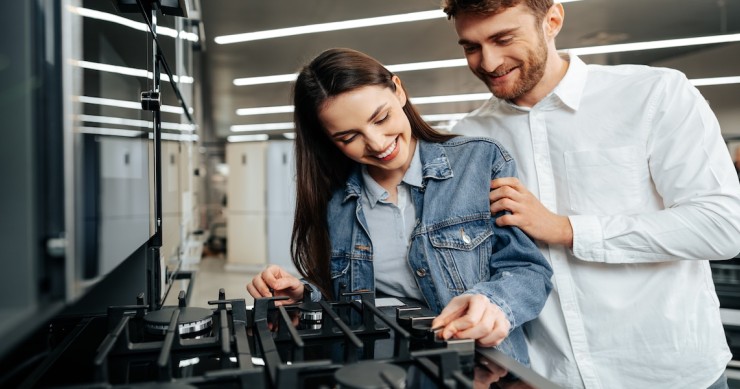 Coppia acquista elettrodomestici 