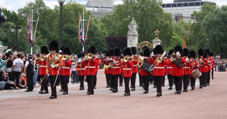 Il cambio della guardia a Londra