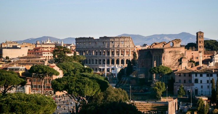 cosa vedere vicino al colosseo a piedi