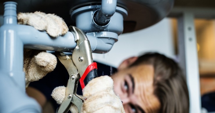 lavandino che perde acqua