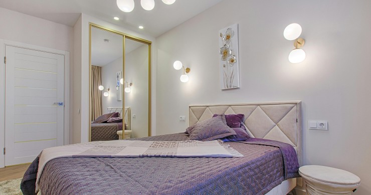 armadi con ante a specchio 