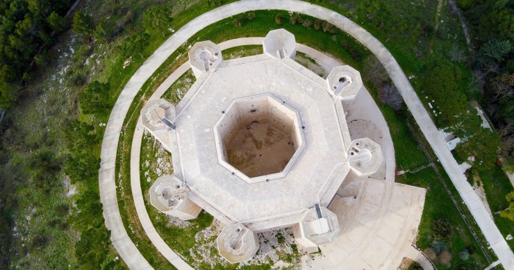 quali sono i castelli federiciani in puglia 