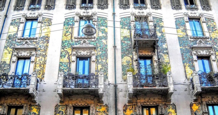 La facciata di casa Galimberti a Milano