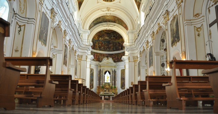 Is December 8 a holiday in Italy?