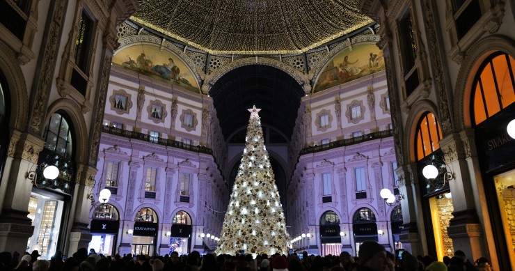 Christmas lights Milan 2025 dates