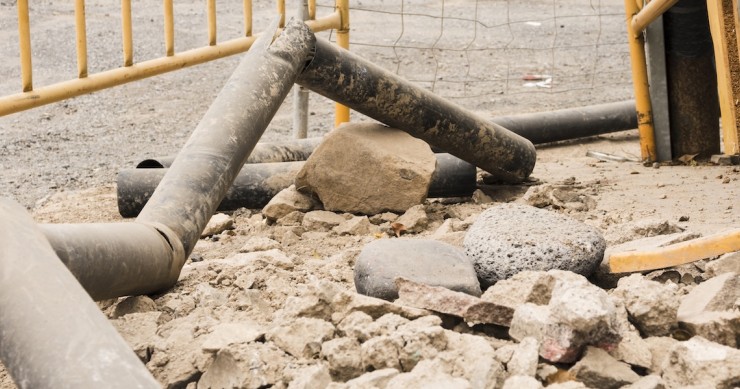 Lavori di riparazione di tubi e pozzetti