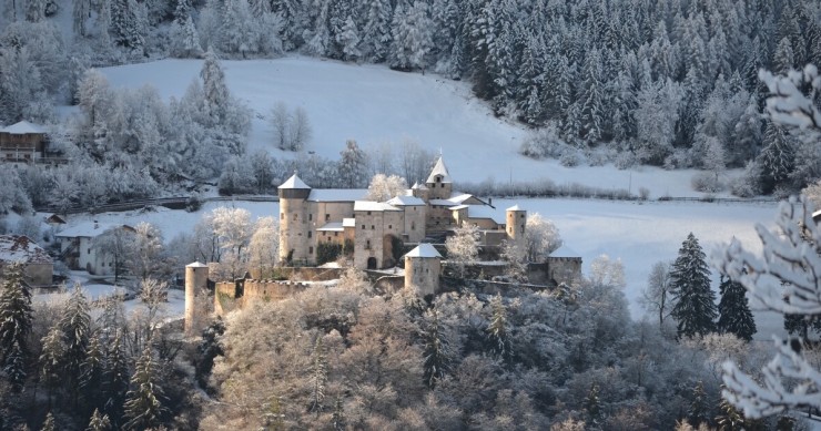 castel presule in inverno