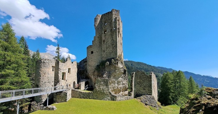 Un particolare del Castello di Andraz
