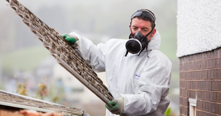 si può vendere un immobile con amianto