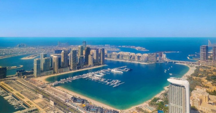 Dubái inaugura el hotel más alto del mundo con 82 plantas de lujo