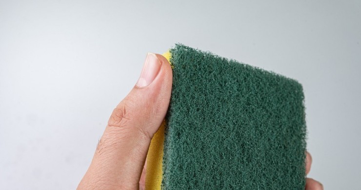 Una comune spugna per piatti