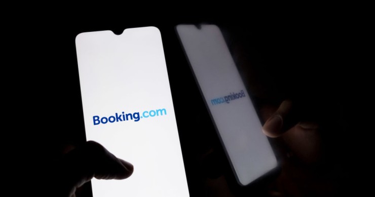 attacco hacker booking