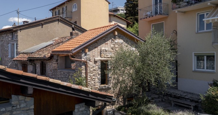L'edificio in pietra era precedentemente utilizzato come deposito di legna e rimessa