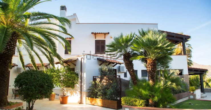 villa con piscina