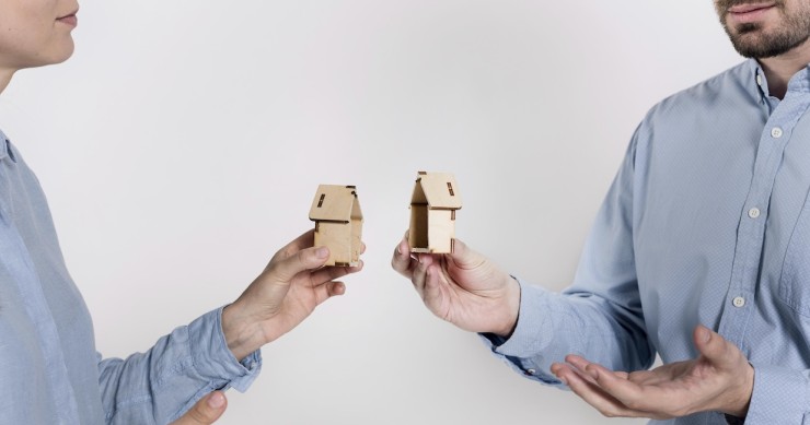 Coppia che discute della separazione