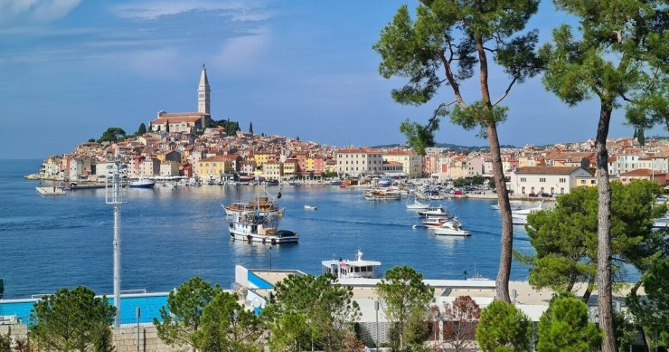 Una cittafina della Croazia in riva al mare