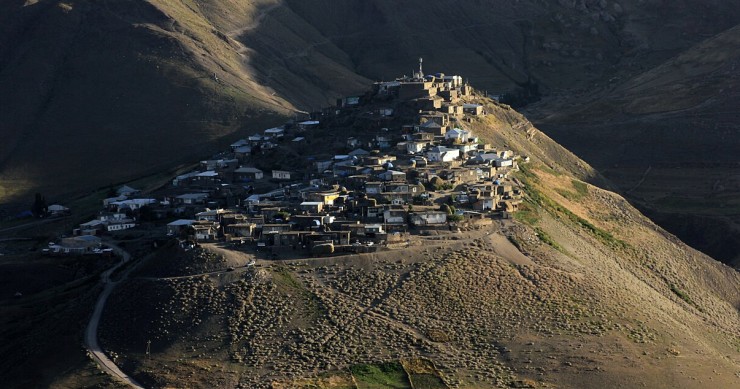 Khinalug