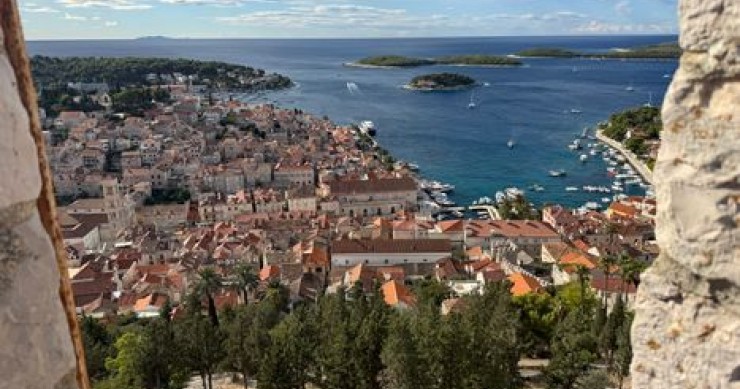 Il mare più bello vicino all’Italia? Hvar e le “isole dell’inferno”