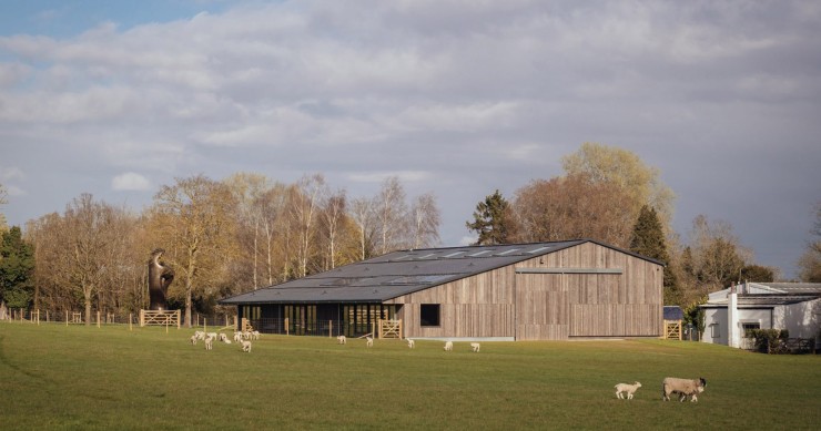 Il museo Henry Moore, recentemente ristrutturato e denominato Sheep Field Barn, si trova in un ex edificio agricolo