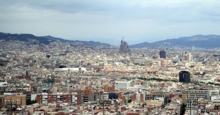 Barcellona mette il limite: massimo 15,7 milioni di turisti