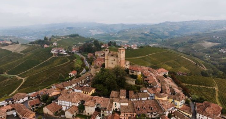 Langhe d’autunno: 3 giorni tra vigne dorate, borghi e tartufo