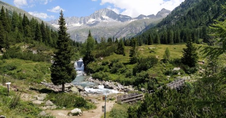 Rutor, cascate da brivido e la Jeep fantasma a 2.500 m