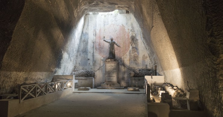 Cimitero delle Fontanelle visit