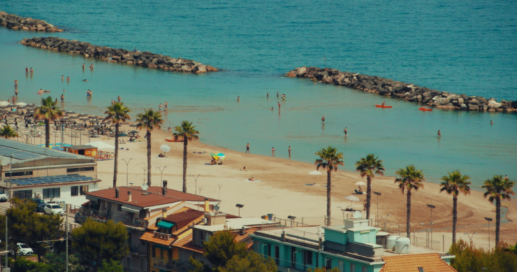 Riviera delle Palme: palme e spiagge per un autunno al mare