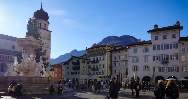 Trento 2026: mercatino, orari speciali e 74 casette in due piazze
