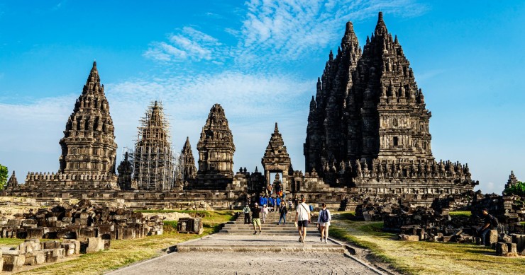 Prambanan, 240 templi sotto un vulcano attivo: come visitarla