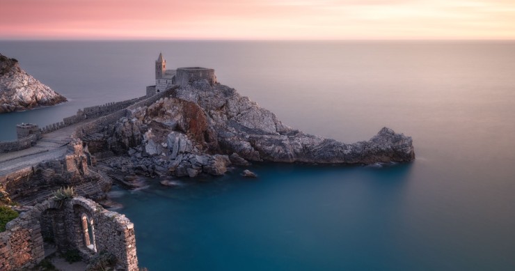 Portovenere non è nelle Cinque Terre (ed è la più scenografica)