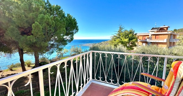 20 домов с видом на море в Италии