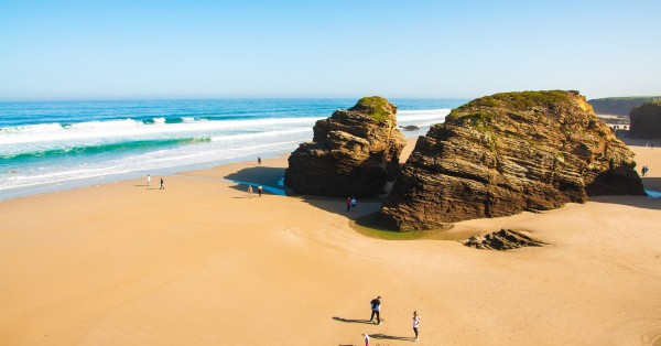 Le 5 migliori spiagge della Galizia: hai mai pensato di fare il bagno nell'Oceano?
