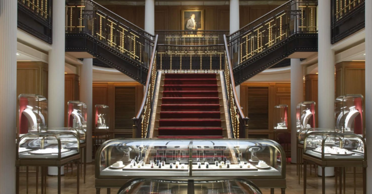 Cartier mette all'asta alcuni mobili delle sue boutique storiche