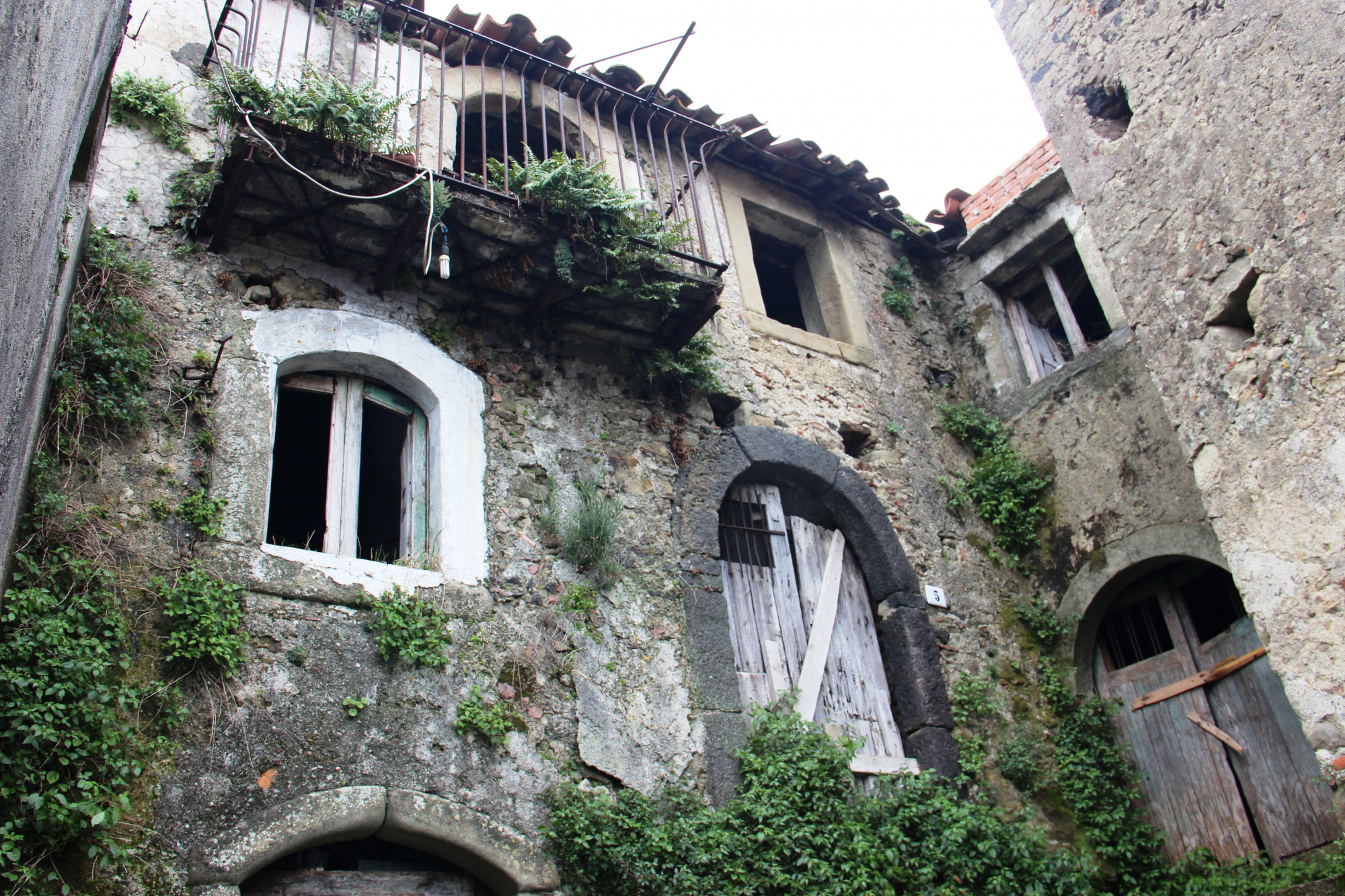 Case a 1 euro a Castiglione di Sicilia — idealista/news